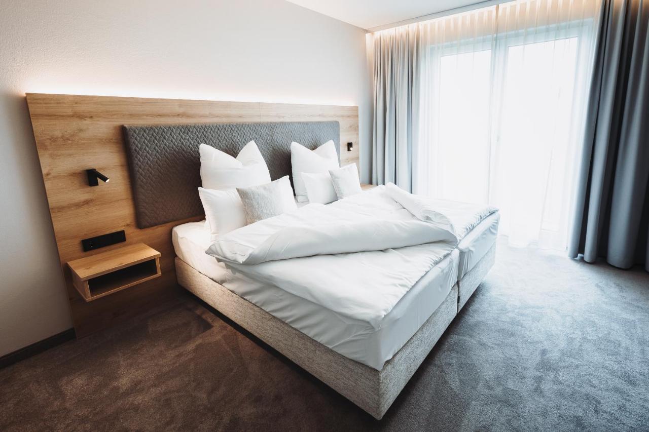 Hotel Vivo Schierling エクステリア 写真